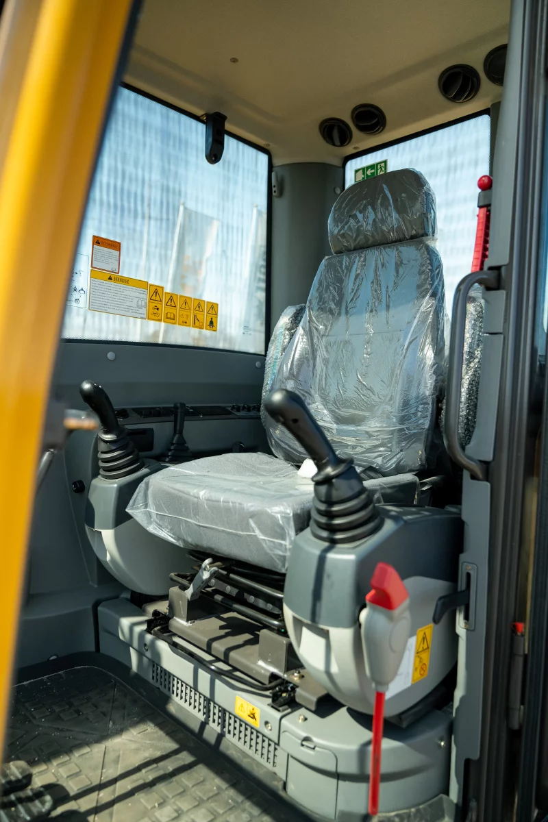 Экскаватор гусеничный LGCE E660FL (Резиновая гусеница, Двухпоточная гидролиния (X3))