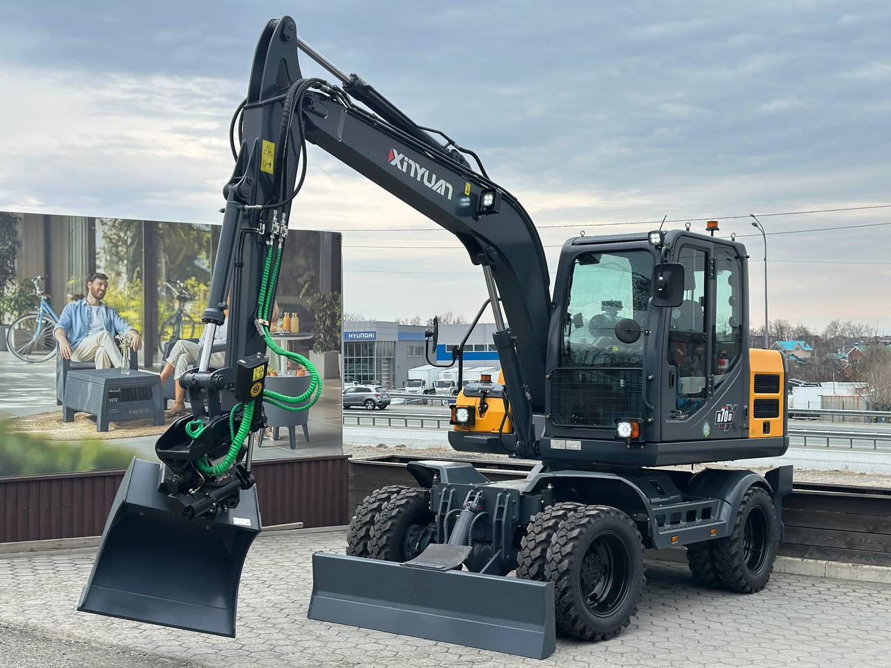 Колесный экскаватор XINYUAN B70S