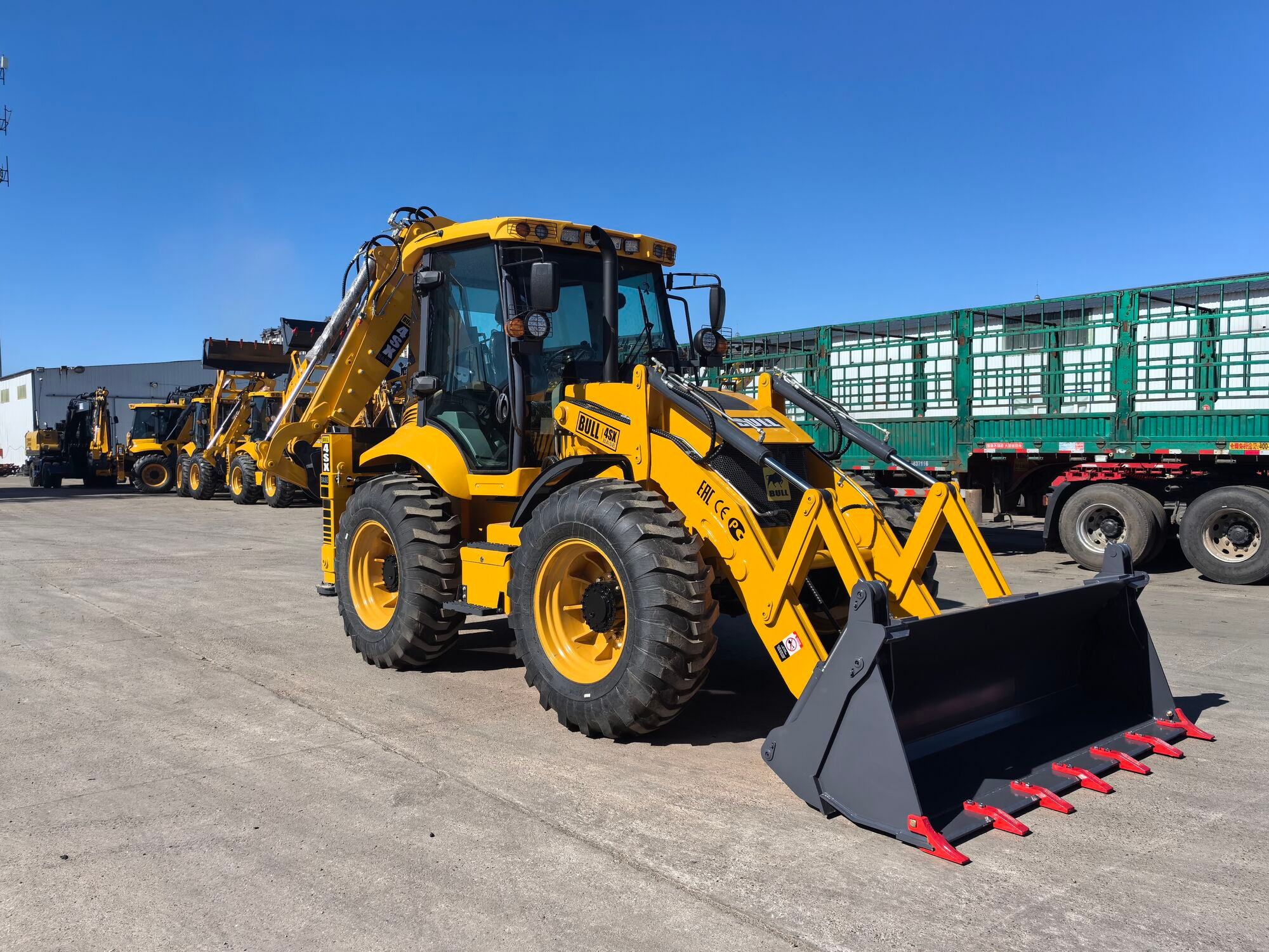 Экскаватор-погрузчик BULL 4SX-BASE