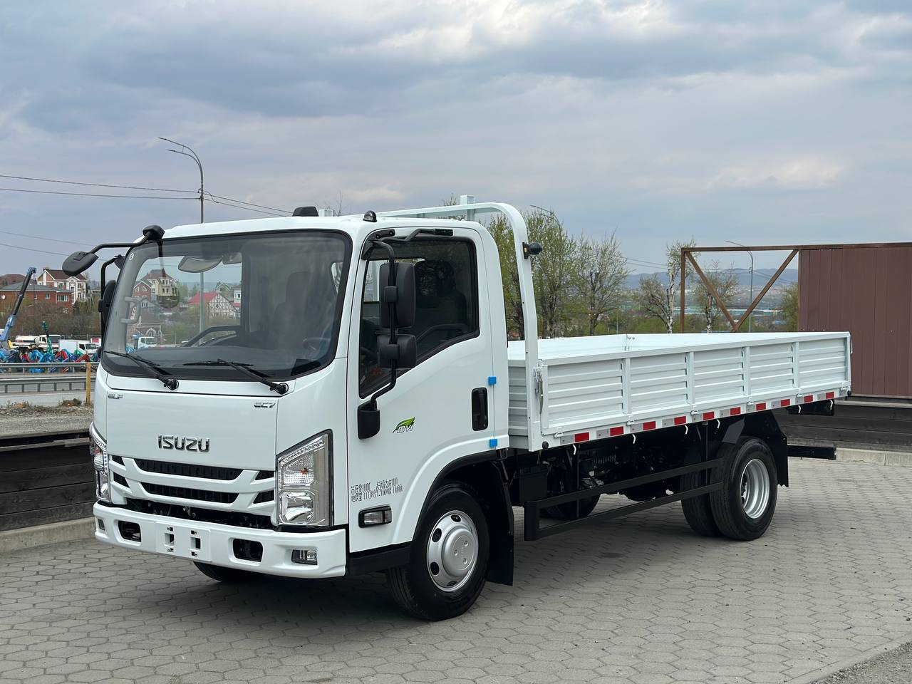 Грузовик бортовой ISUZU ELF