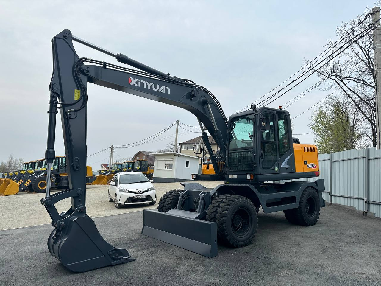 Колесный экскаватор XINYUAN C150W