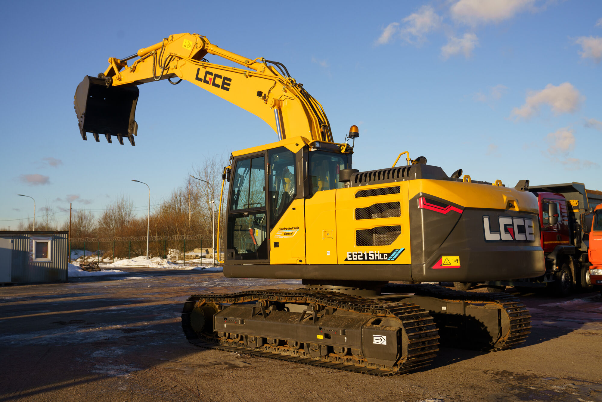 Экскаватор гусеничный LGCE E6215HLC (Однопоточная гидролиния)