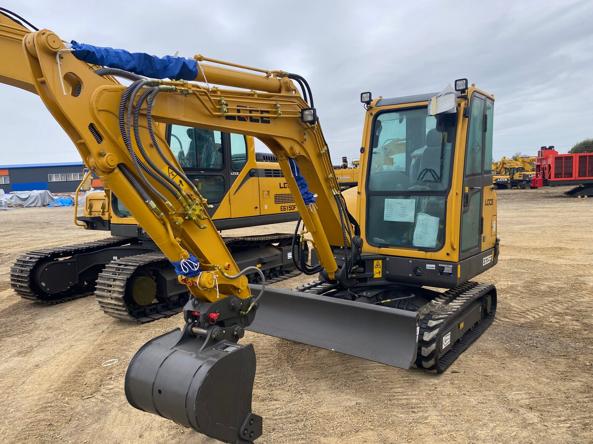 Экскаватор гусеничный LGCE E635F (Квик-каплер гидравлический)