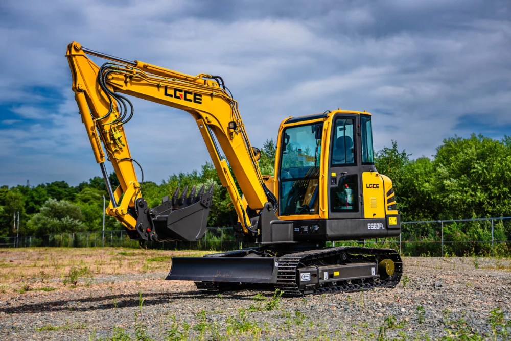 Экскаватор гусеничный LGCE E660FL (Квик-каплер гидр, Металлическая гус, Двухпоточная гидролиния (X3))