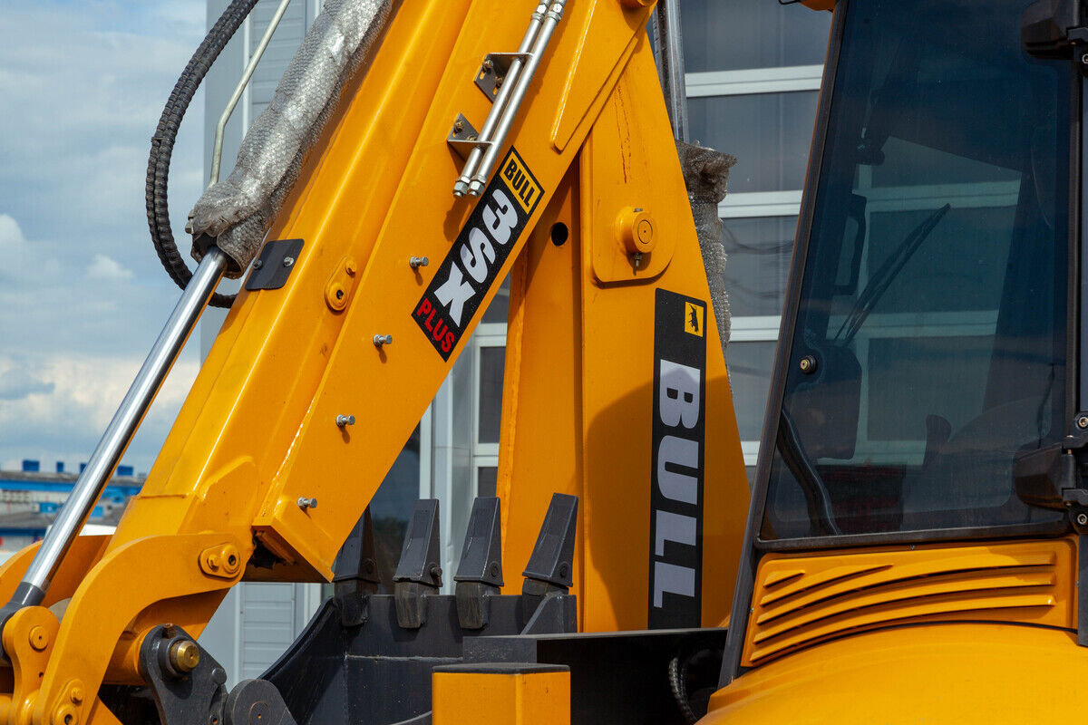 Экскаватор-погрузчик BULL 3SX-PLUS