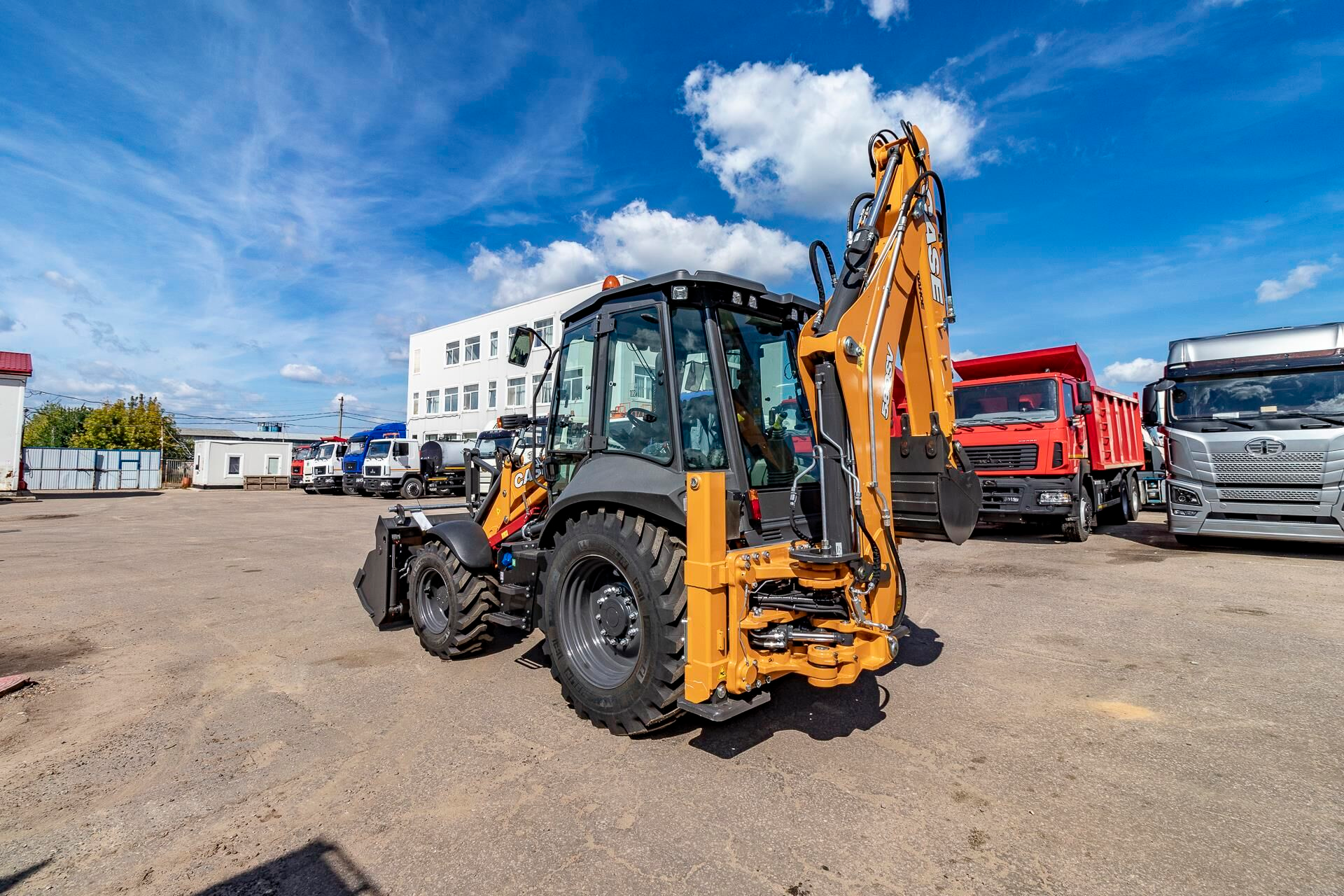 Экскаватор-погрузчик CASE 580SV Comfort (Tier 5 с отключенной SCR, Турция)