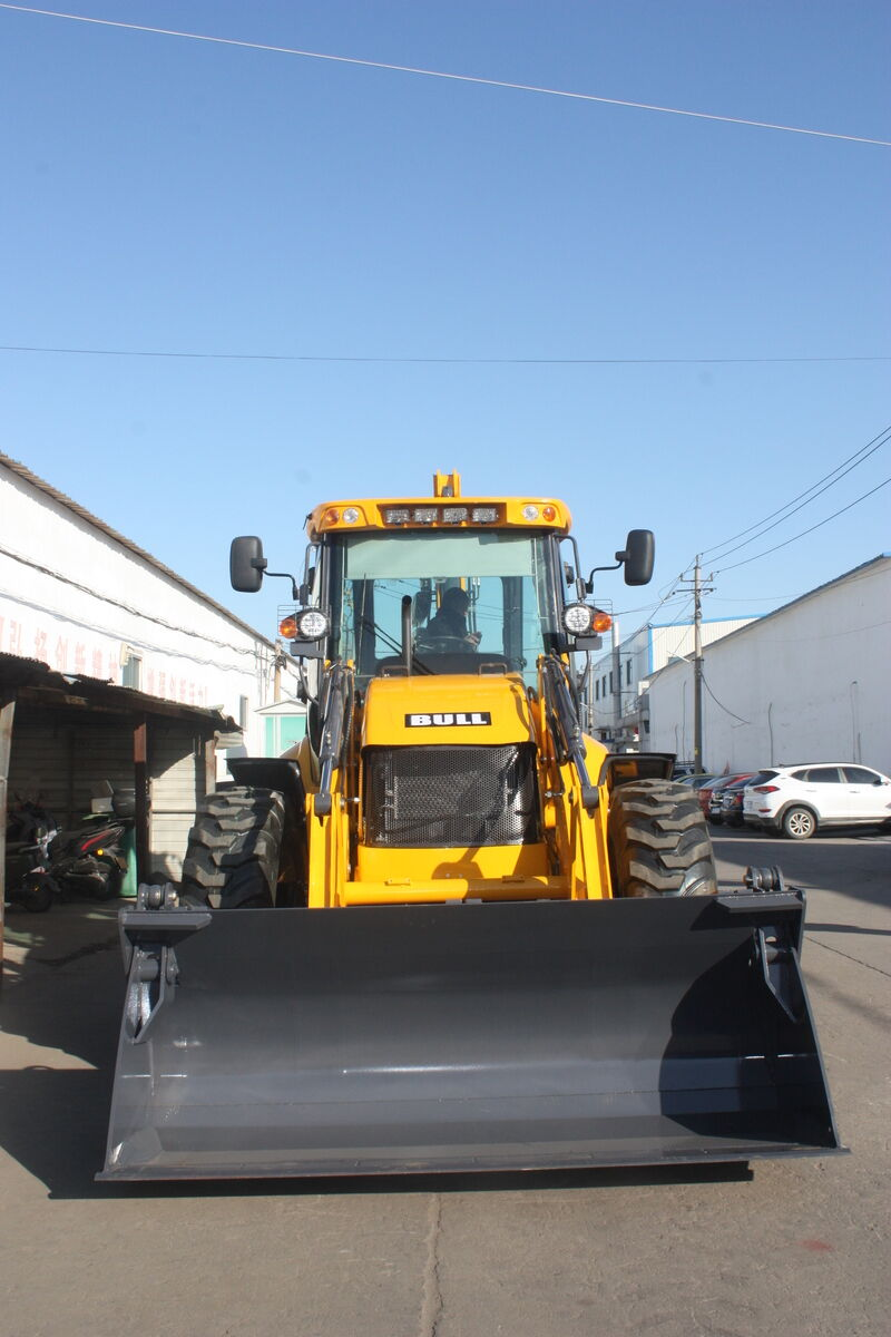 Экскаватор-погрузчик BULL 4SX