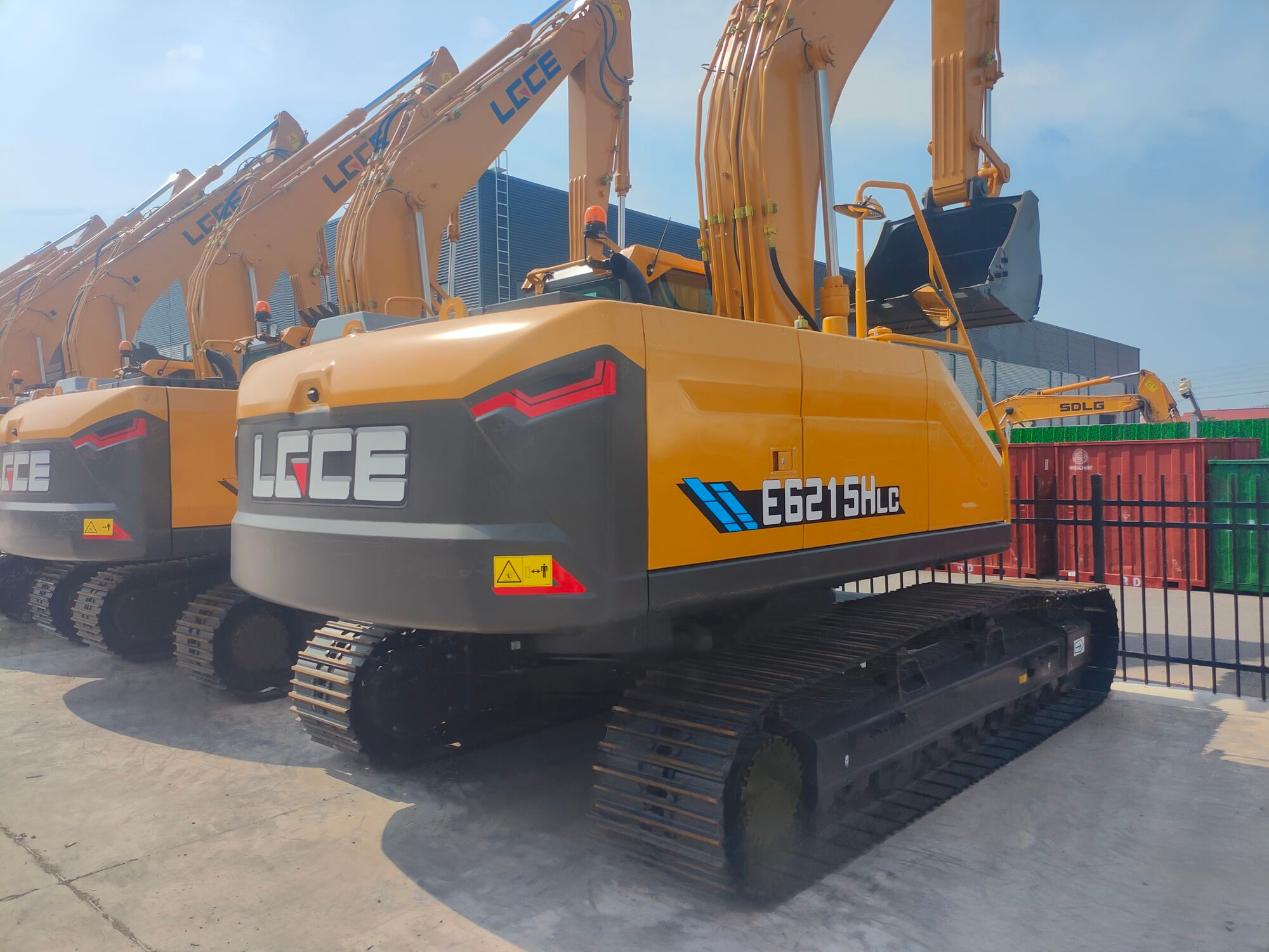 Экскаватор гусеничный LGCE E6215HLC (Однопоточная гидролиния)