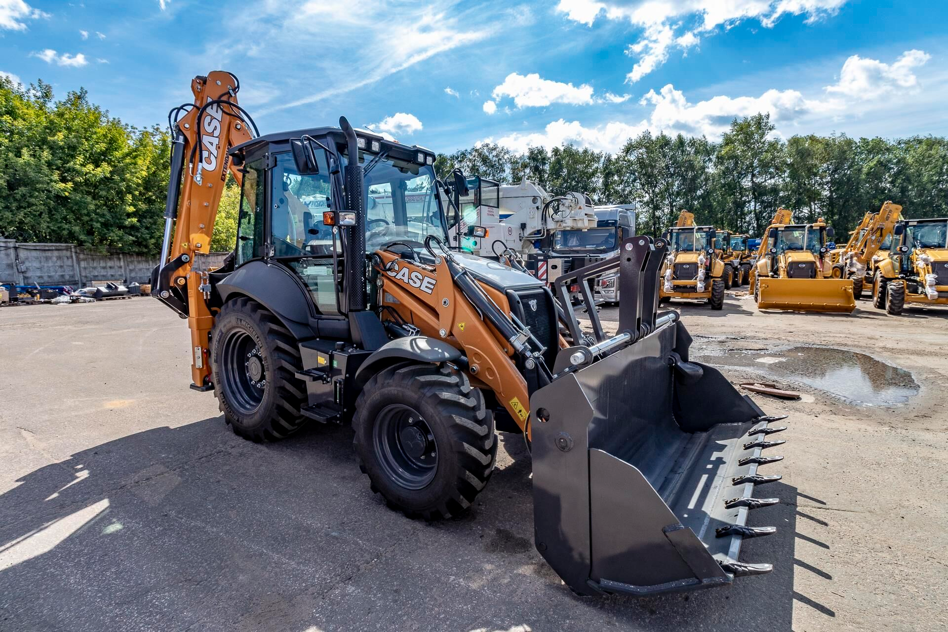 Экскаватор-погрузчик CASE 580SV Comfort (Tier 5, Турция)