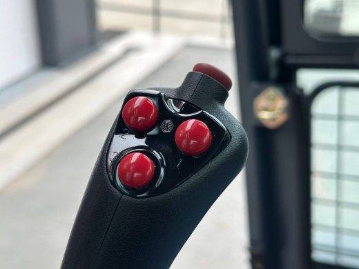 Колесный экскаватор XINYUAN C135W