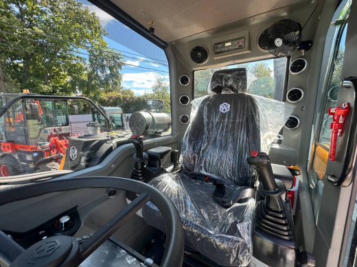 Колесный экскаватор XINYUAN B70S