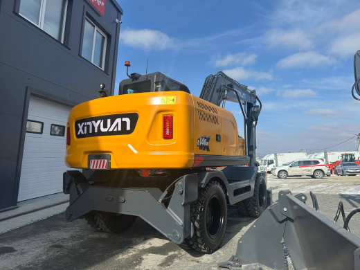 Колесный экскаватор XINYUAN C140W