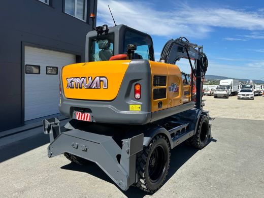 Колесный экскаватор XINYUAN B70S