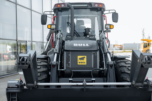 Экскаватор-погрузчик BULL 4SX-F