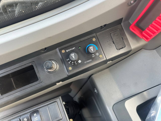 Колесный экскаватор XINYUAN C140W