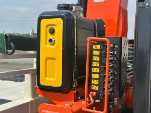 Эвакуаторная платформа 4.5 т с КМУ 3.2 т на шасси Isuzu Elf