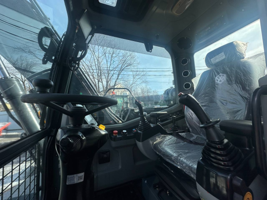 Колесный экскаватор XINYUAN C140W