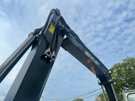 Колесный экскаватор XINYUAN C100 Professional