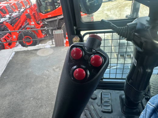 Колесный экскаватор XINYUAN C140W