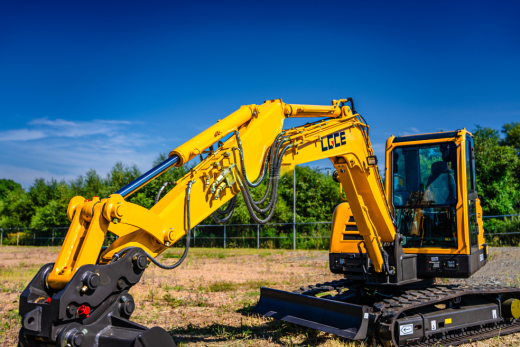 Экскаватор гусеничный LGCE E660FL (Квик-каплер гидр, Резиновая гус, Двухпоточная гидролиния (X3))