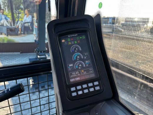 Колесный экскаватор XINYUAN C140W с лифт-кабиной