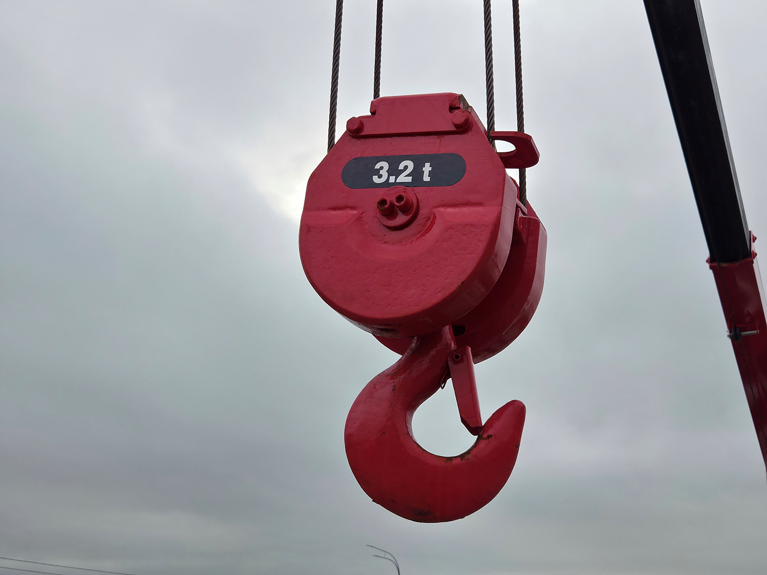 ISUZU ELF бортовой с КМУ UNIC