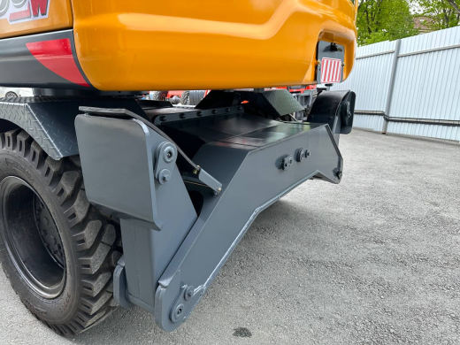 Колесный экскаватор XINYUAN C135W