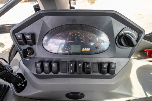 Экскаватор-погрузчик CASE 580SV Comfort (Tier 5 с отключенной SCR, Турция)