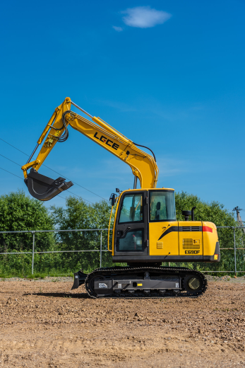 Экскаватор гусеничный LGCE E690F