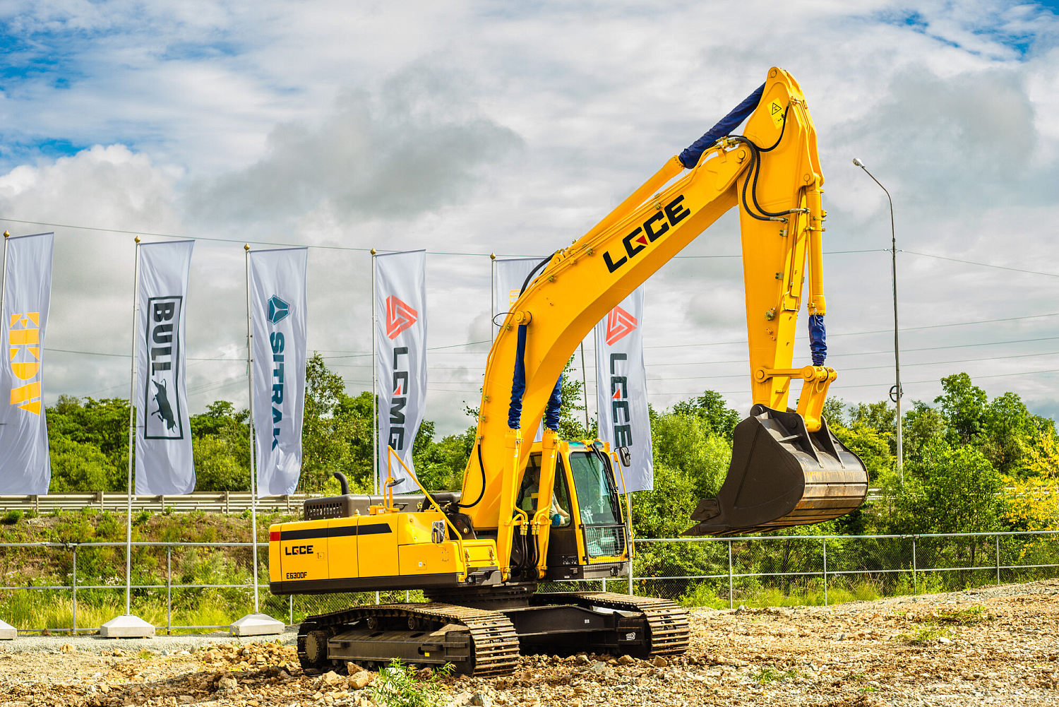 Экскаватор гусеничный LGCE E6300F