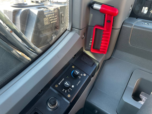 Колесный экскаватор XINYUAN C140W с лифт-кабиной