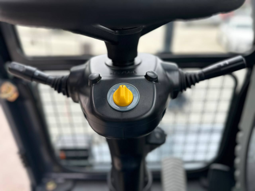 Колесный экскаватор XINYUAN C135W