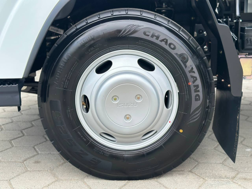 Грузовик бортовой ISUZU ELF