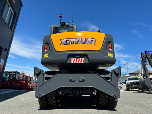 Колесный экскаватор XINYUAN B70S