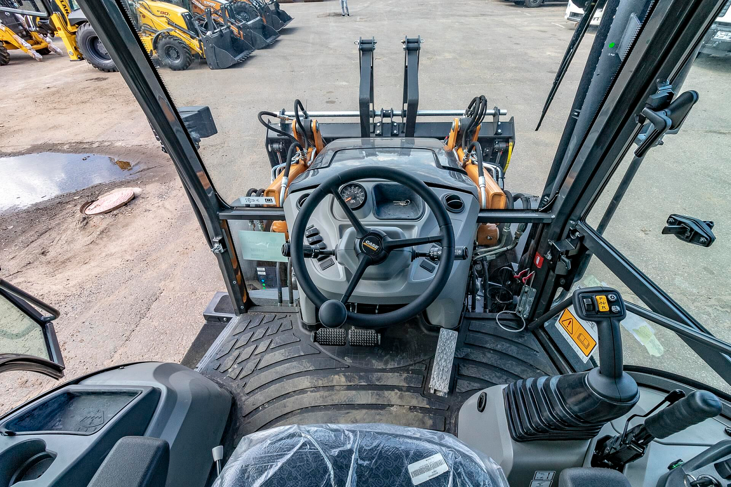 Экскаватор-погрузчик CASE 580SV Comfort (Tier 5 с отключенной SCR, Турция)