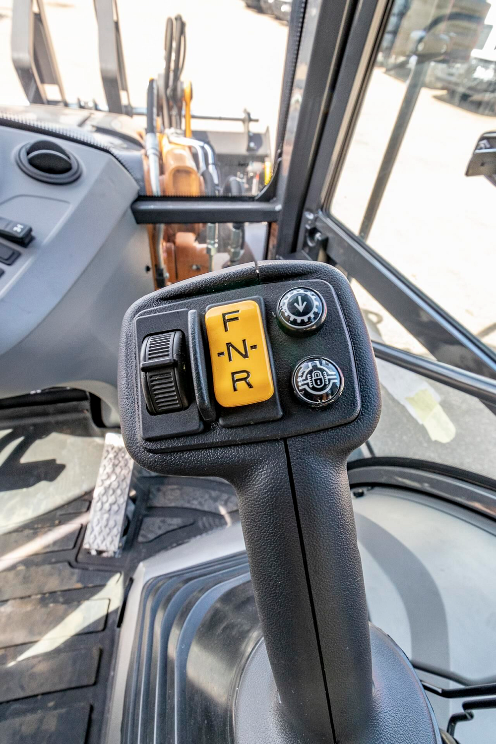 Экскаватор-погрузчик CASE 580SV Comfort (Tier 5, Турция)