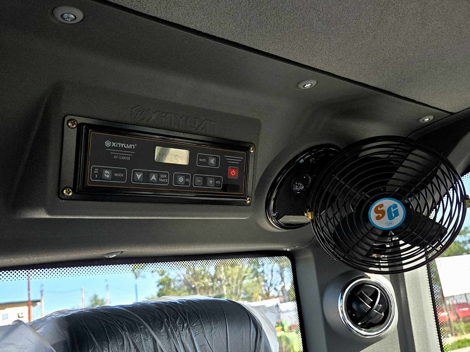 Колесный экскаватор XINYUAN B65 ECO