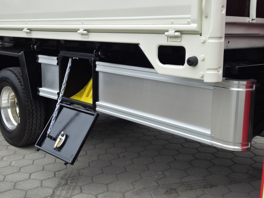 ISUZU ELF бортовой с КМУ UNIC