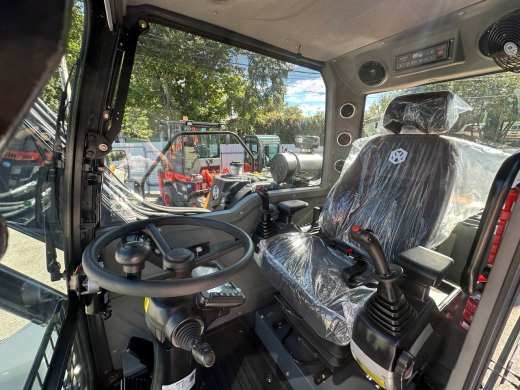 Колесный экскаватор XINYUAN B70S