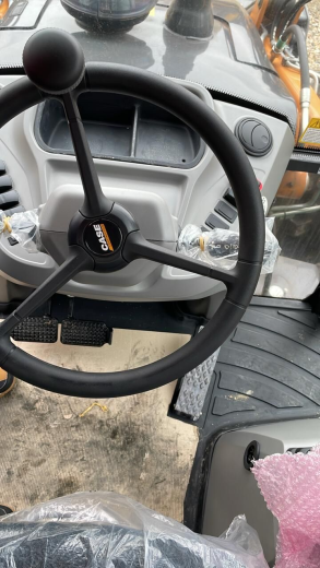 Экскаватор-погрузчик CASE 695SV Performance (Tier 3, рычаги сзади, без вил, Италия)