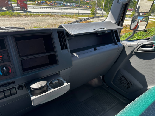 ISUZU ELF бортовой с КМУ HYVA