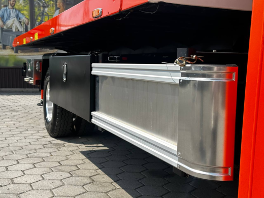 Эвакуаторная платформа 4.5 т с КМУ 3.2 т на шасси Isuzu Elf