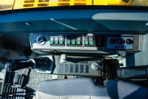 Экскаватор гусеничный LGCE E660FL (Квик-каплер гидр, Резиновая гус, Двухпоточная гидролиния (X3))