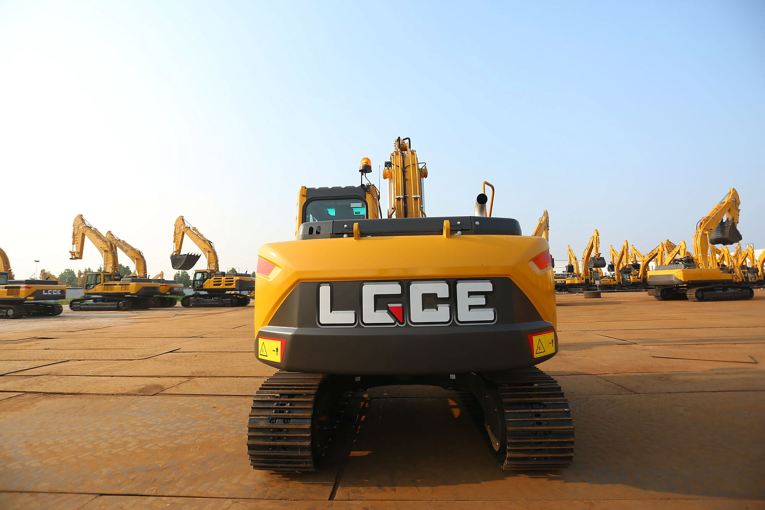 Экскаватор гусеничный LGCE E6150F (Однопоточная гидролиния)