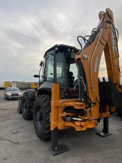 Экскаватор-погрузчик CASE 695SV Performance (Tier 3, рычаги сзади, без вил, Италия)