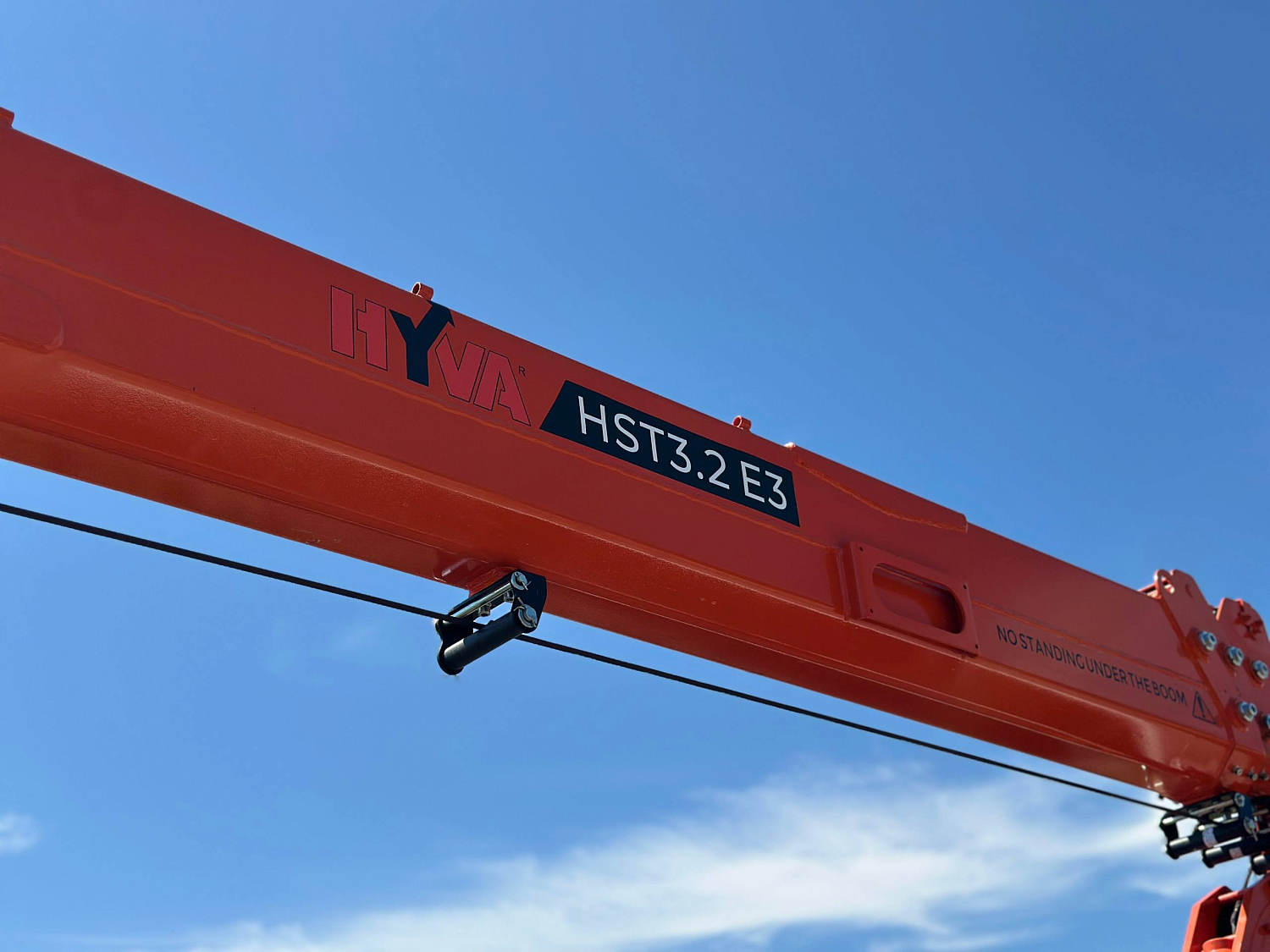 ISUZU ELF бортовой с КМУ HYVA