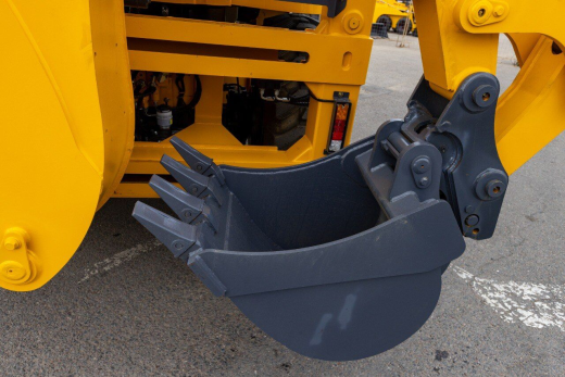 Экскаватор-погрузчик BULL 4SX-PLUS