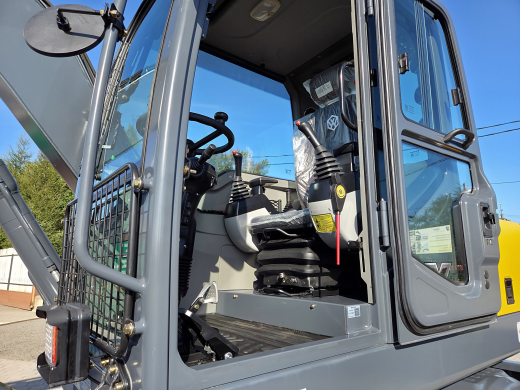 Колесный экскаватор XINYUAN B65 ECO