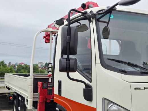ISUZU ELF бортовой с КМУ UNIC