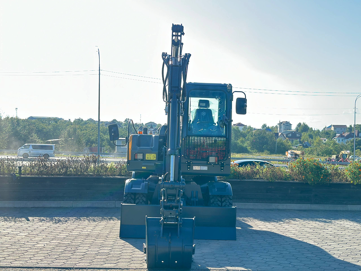 Колесный экскаватор XINYUAN B65 ECO